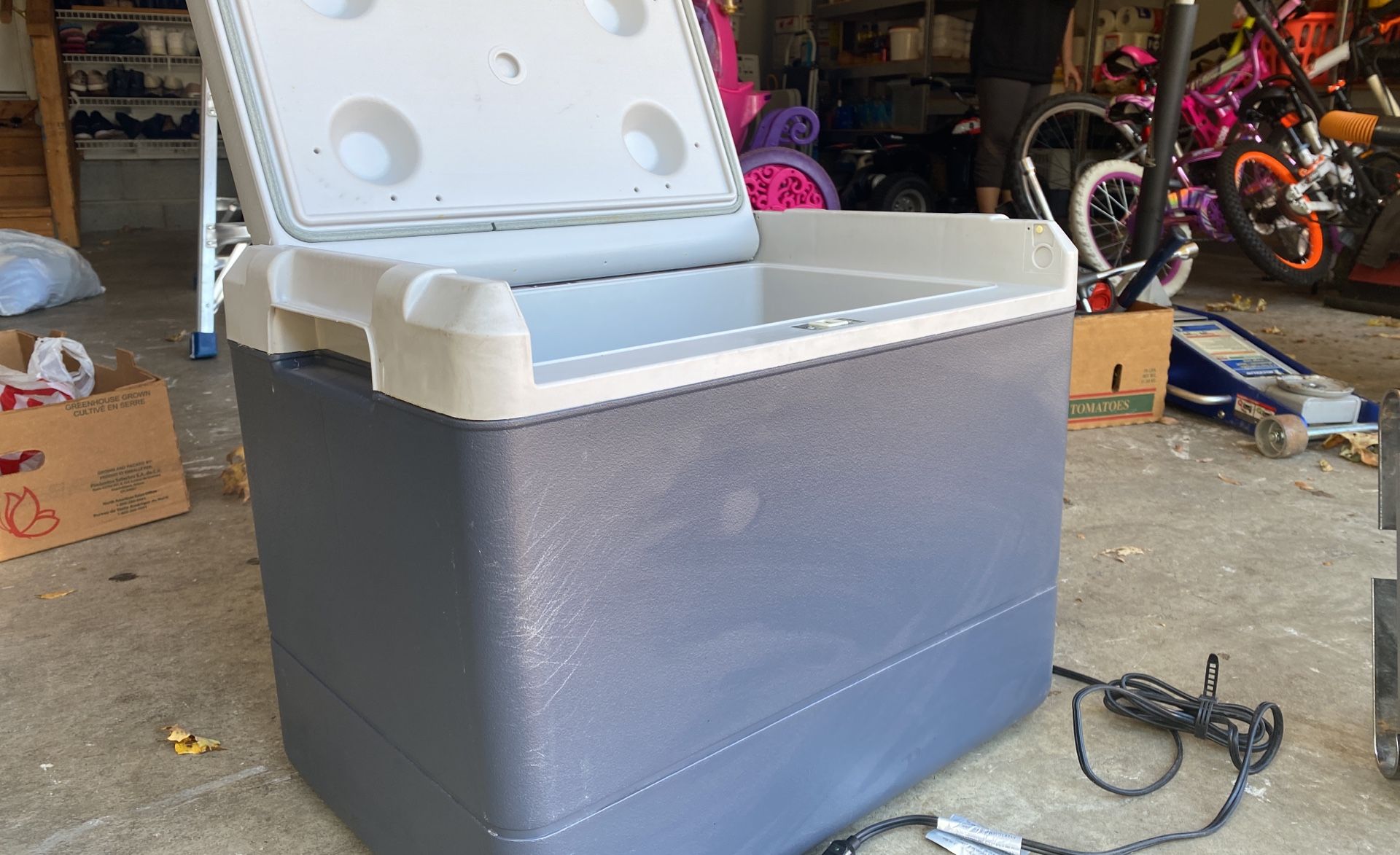 Coleman 40 Qt. Thermoelectric cooler with 120-Volt adapter