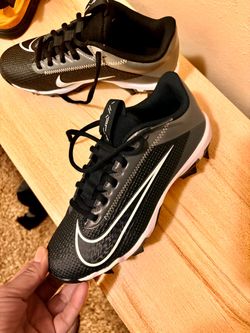 Football cleats size 5 new