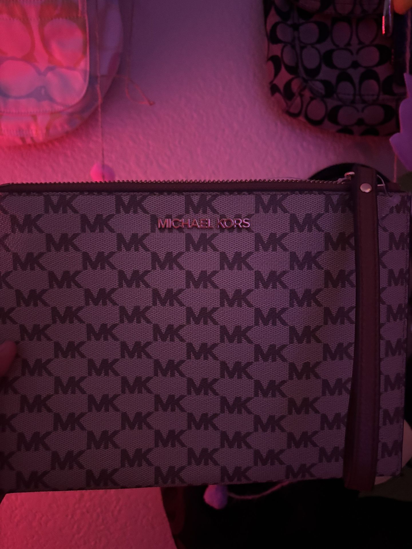 michael kors wristlet