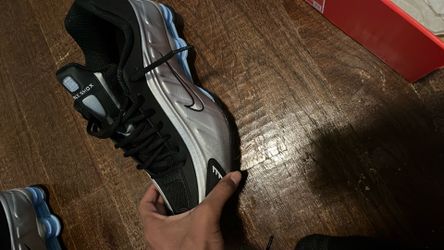 Nike shoe R4