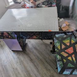 Free! Foldable Crafting Table
