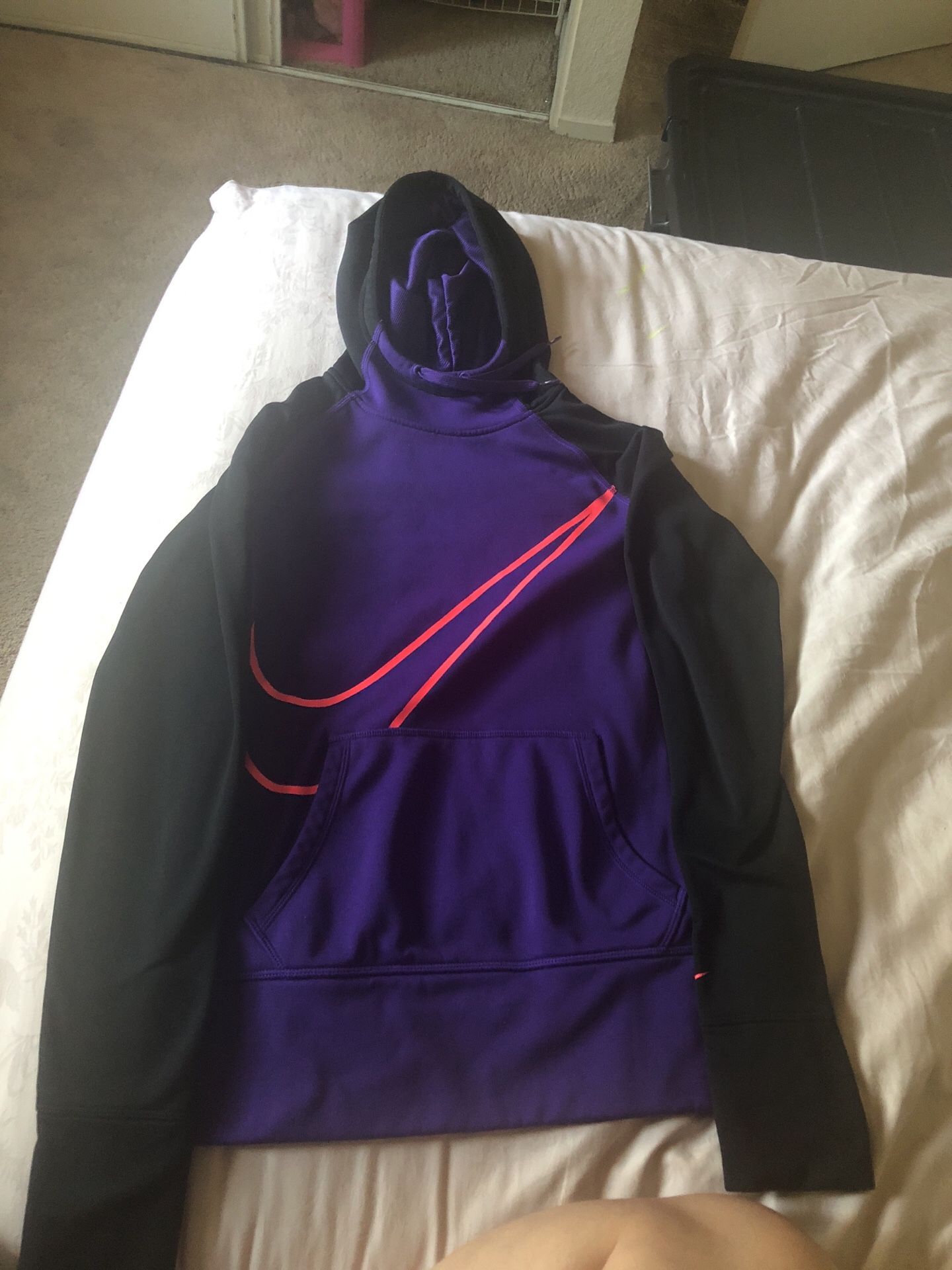 NIKE HOODIE