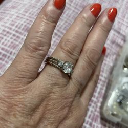 Beautiful Wedding/Engagement Ring Various Sizes 14K Gold Plated With Zircon Stones