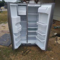 Whirlpool Refrigerator 