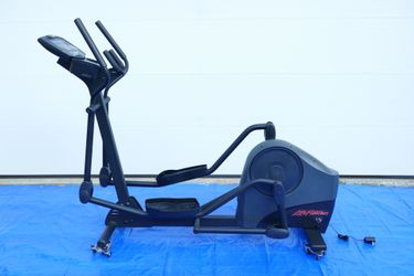 Life Fitness X3i Elliptical Cross-Trainer (Pro Grade)