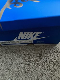 Selling new shoes, only worn twice. Need the money