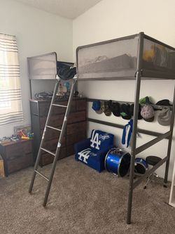 TWIN LOFT BED