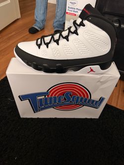 Air Jordan 9 Retro Tune Squad Sneakers