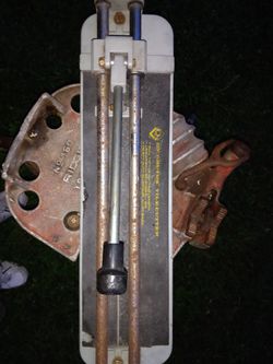 20 Inch Tile Cutter Did One Job With It And It's Been Sitting In The Shed Surface Rust