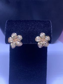 14K Clip Flower Earring