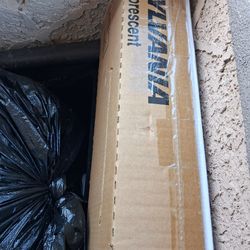 Flourescent Sylvania bulbs