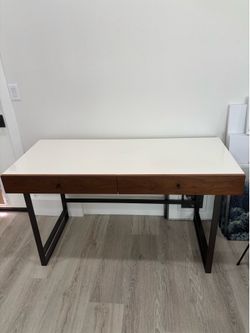 Modern desk