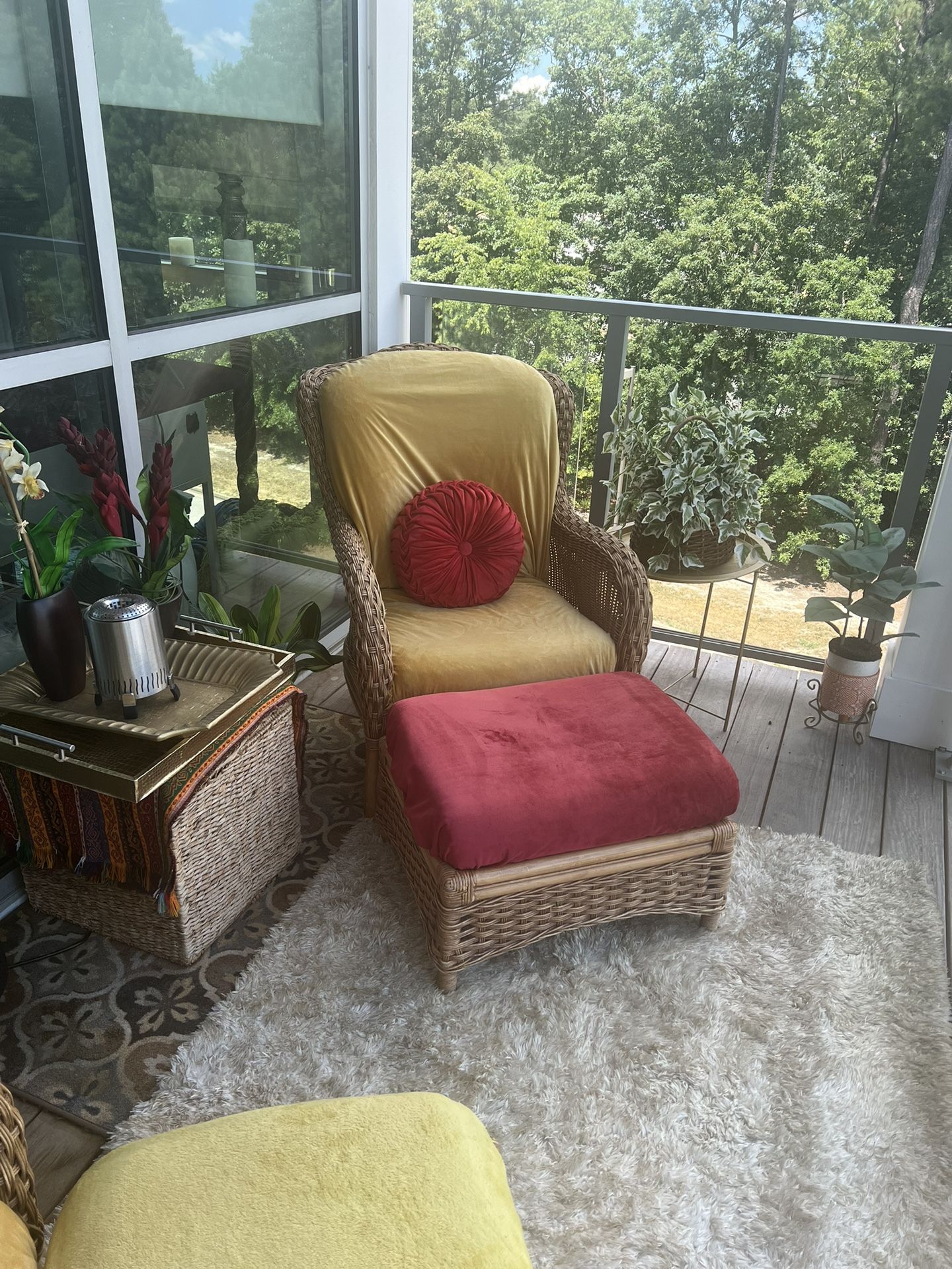 Gorgeous Balcony-Patio Furniture Set