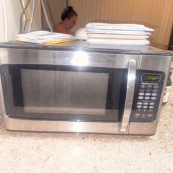 Hamilton Beach Stainless Steel Microwave (Cleaned)
