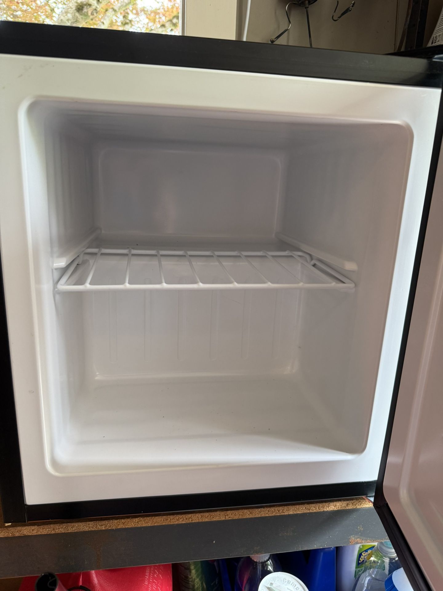 Mini fridge