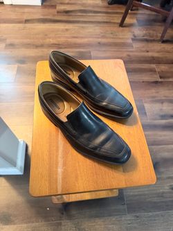 Clark’s men’s 100% leather gently worn dress shoes