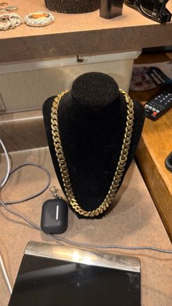 10 carat gold the Cuba make 24 inches