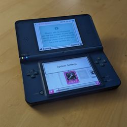 Nintendo Blue DSI XL