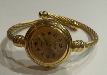 Blekon Collections Women's Cuff Watch - Round Analog Display Arabic Numbers 23mm Case Wire Bracelet Watch for Women Elegant Cable Cuff Bangle Wrist Wa