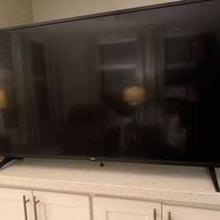 LG 55” 4K HDR Smart TV