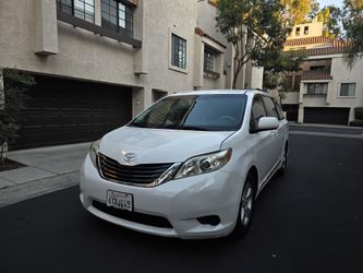 2013 Toyota Sienna LE