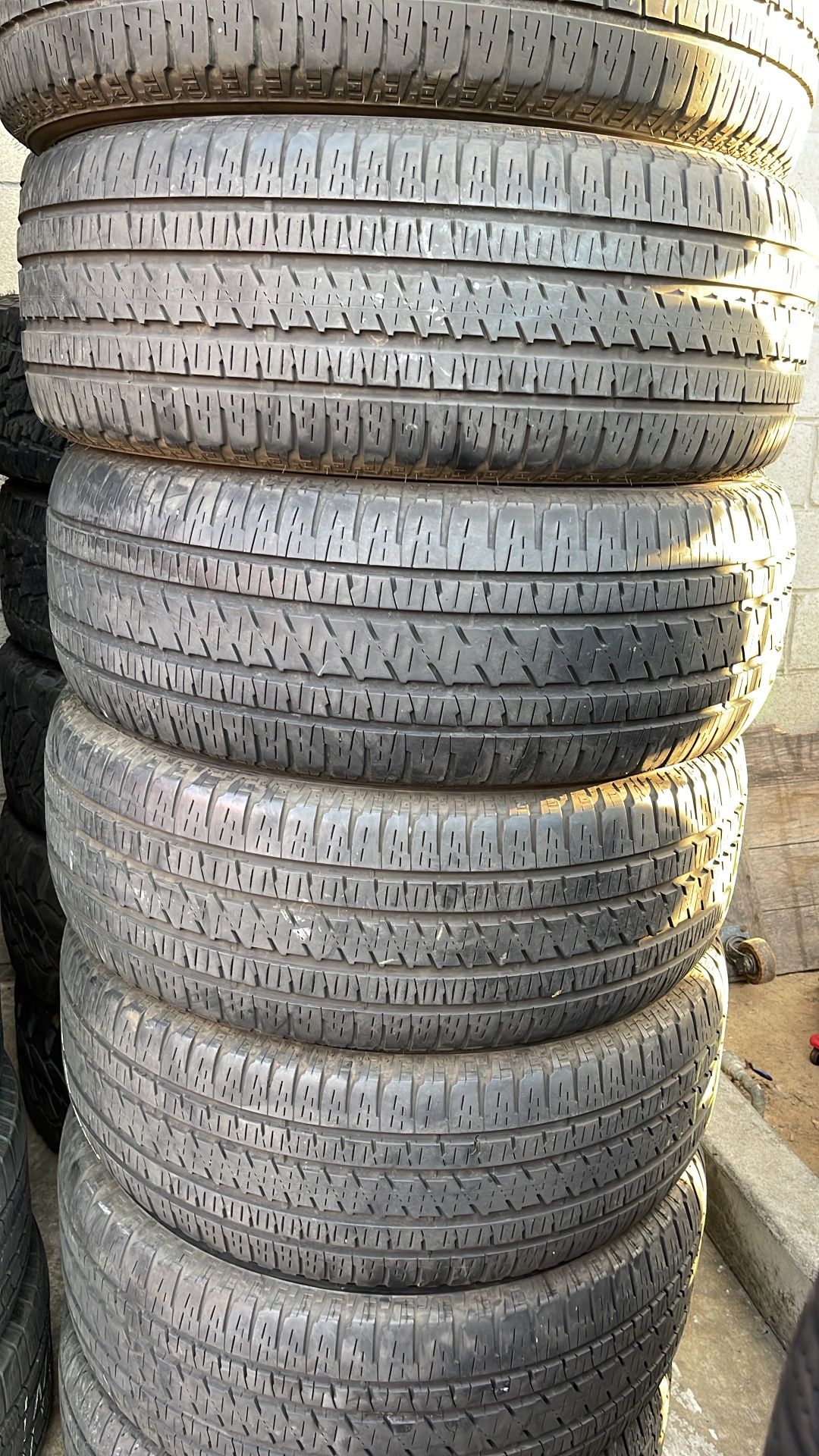 VENDO SET DE LLANTAS 275/55R20 BRIDGESTONE