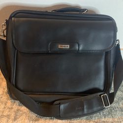 Targus Black Leather Laptop Messenger Bag