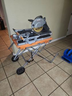 Ridgid 10in Wet Tile Saw $350 Firm Missing Plastic