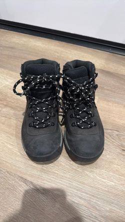 Columbia Hiking Boots – Worn Once – Women’s 6