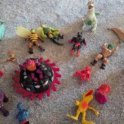 He -Man Castle And Extra Items 