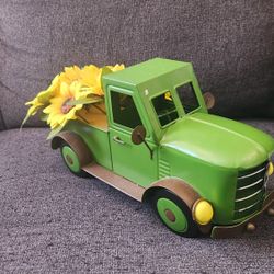 Home Decor - Pickup Truck With Flowers