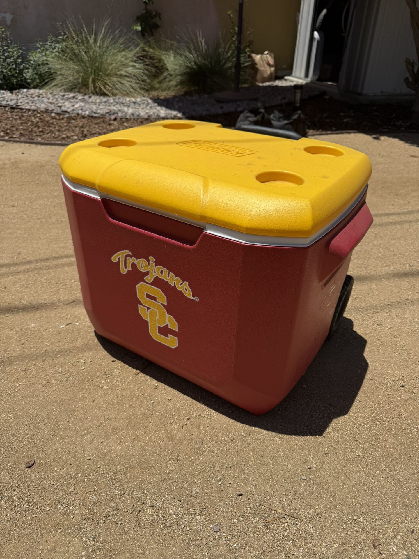 USC Coleman Rolling Cooler