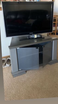 Samsung TV & TV Stand