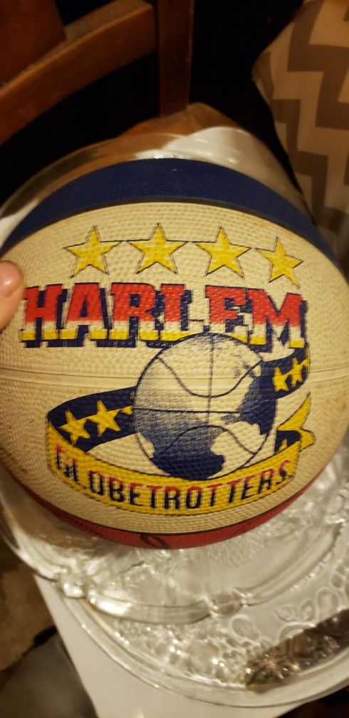 Globetrotters Autographed Limited Edition Ball