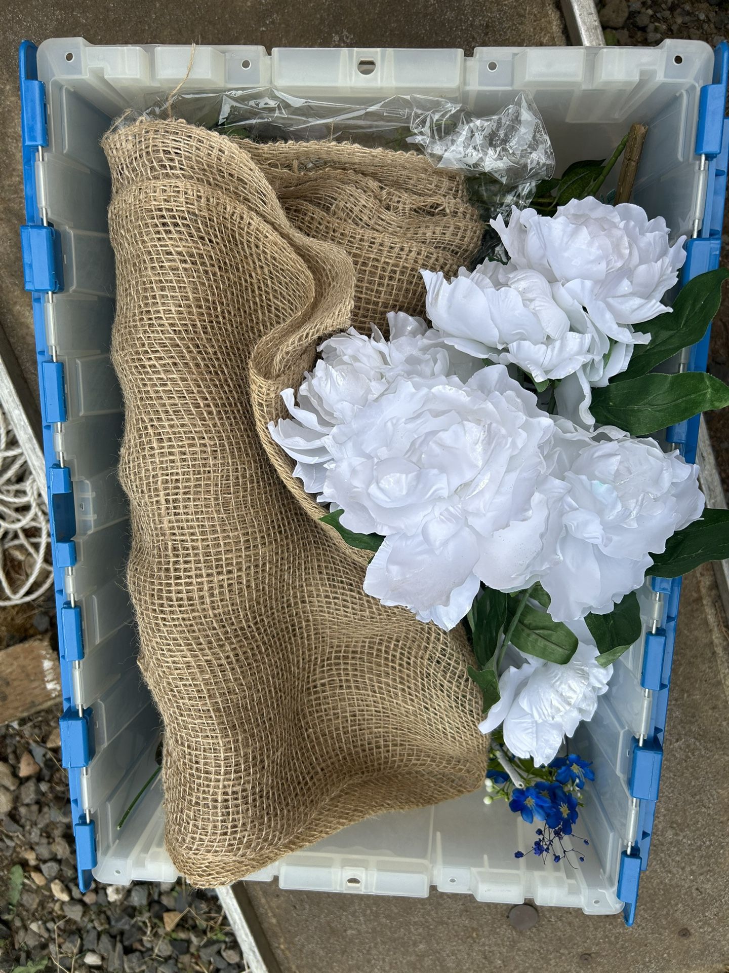 Alot Of Wedding Decor, Read Description