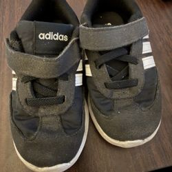Toddler Addidas Size 7