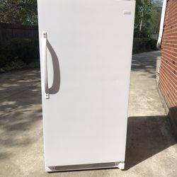 Full refrigerator - 18 cu.ft