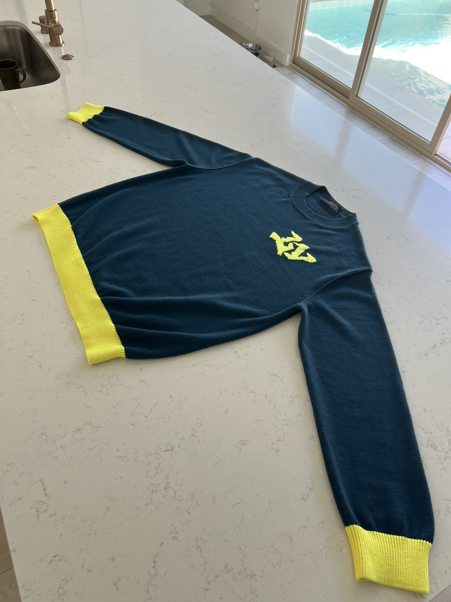 Louis Vuitton Signature Crewneck Shirt sweater size L
