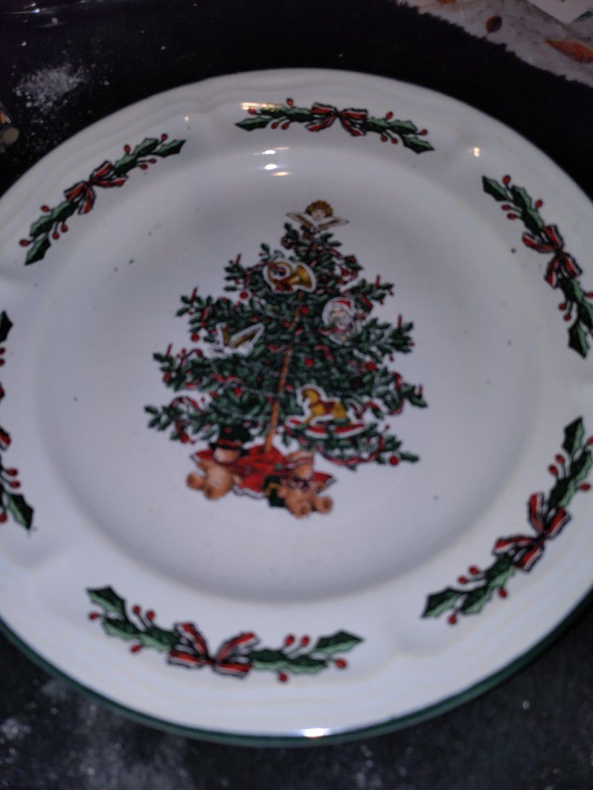 Rare Holly And Lace Christmas Tree Stoneware Thailand