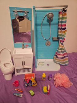 My Life Shower Set, Toilet makes flushing noise.