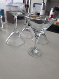 Glass martini glasses (4)