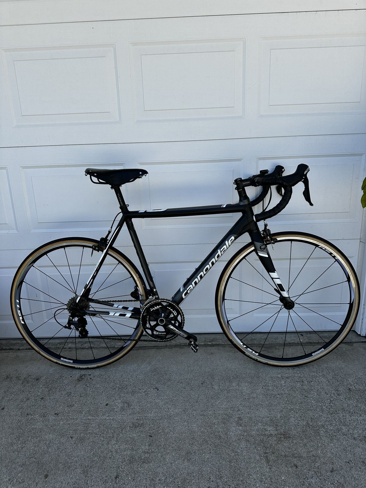 Cannondale CAAD 10 Road Bike
