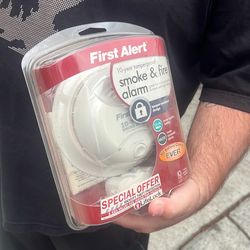 Smoke and fire alarm NEW