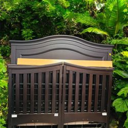 Serena 4 in 1 High End Crib with optional Guard Rail in Cherry finish with like new Mattress