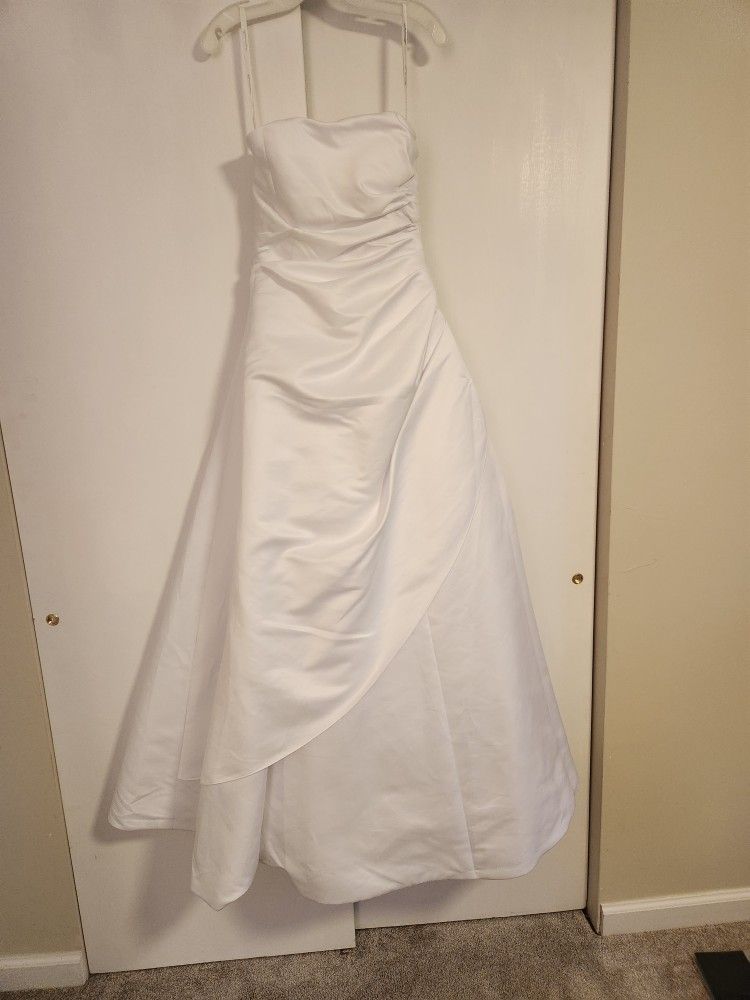 Davids Bridal Size 6 Strapless White Wedding Dress New with Tags