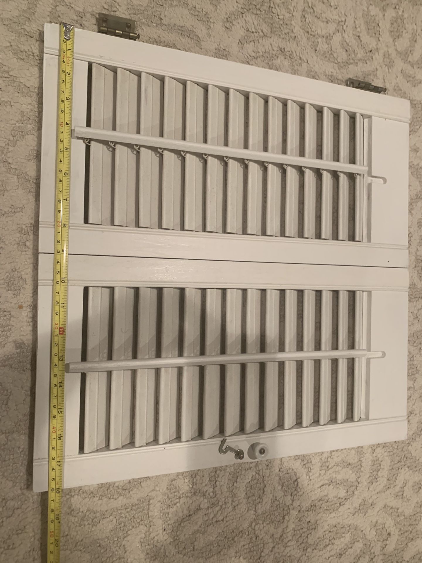 Inside window shutters 28 pieces ( wood ) very good co