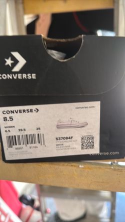 New shoes never been worn LMK