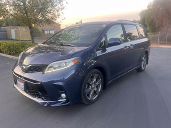 2019 Toyota Sienna SE Premium