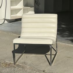 Modern White Lounge Chair