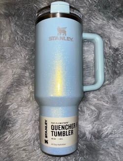 Stanley Blueberry milk 40oz NIB FLAWLESS
